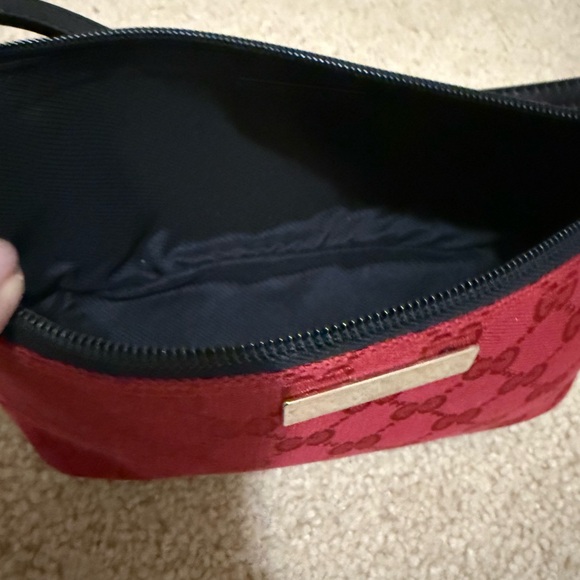 New! Gucci Red GG Monogram Canvas Boat Pochette - Picture 2 of 8